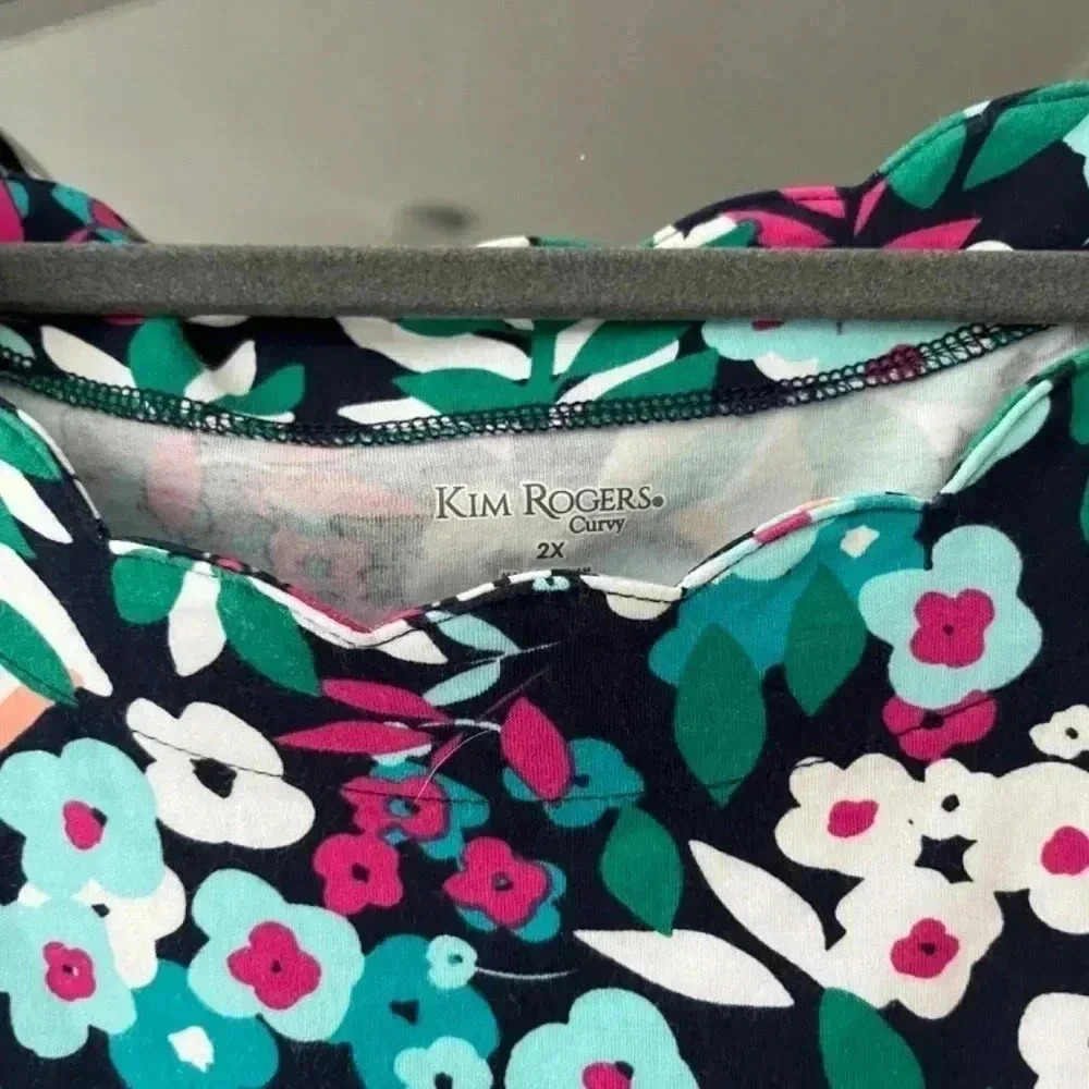 Kim Roger’s scalloped neck tee size 2x - Picture 2 of 4